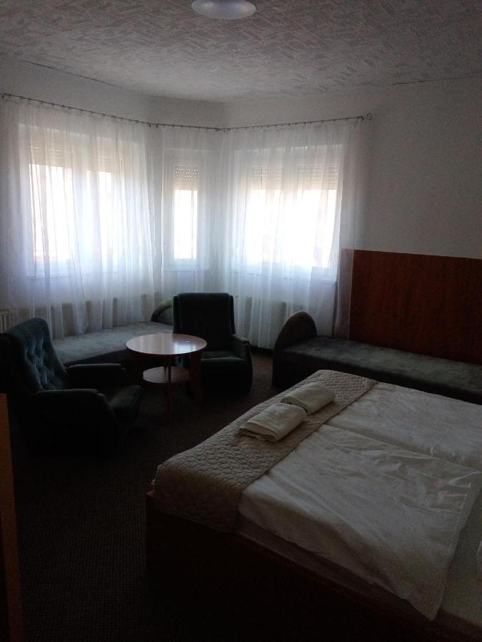 Siesta Vendégház Miskolc Exterior foto